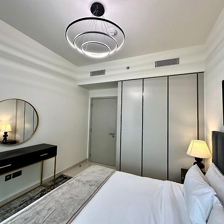 Lux Bnb I Sun Rise Bay I Palm & Sea View Apartamento Dubai Exterior foto